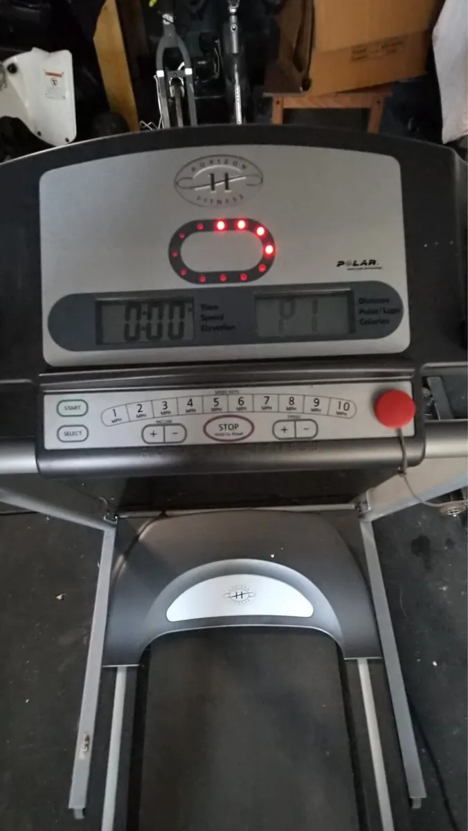 HORIZON FOLDABLE TREADMILL - Image 2