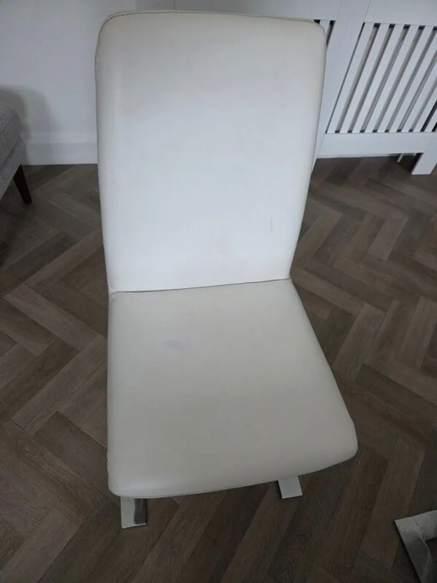 Table and 6x chairs - Image 4