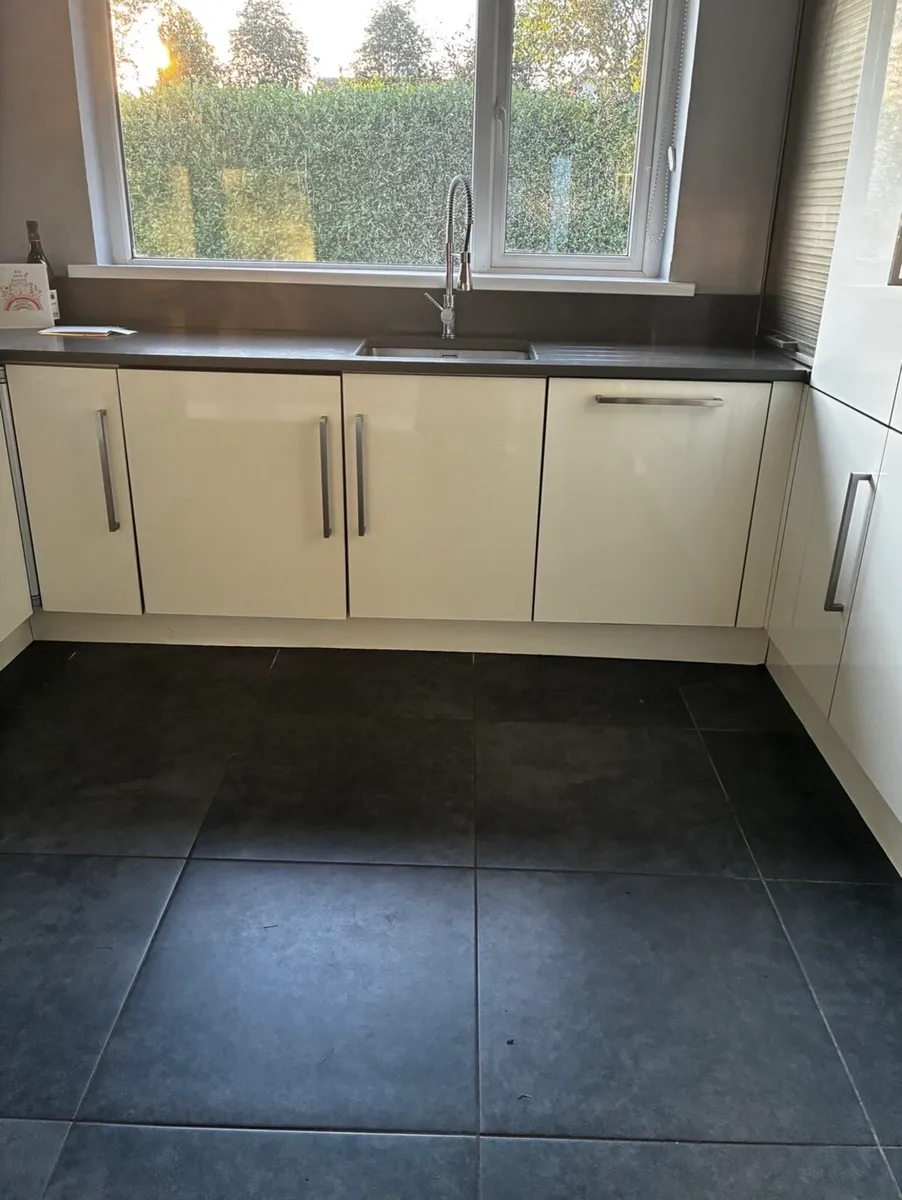 Kitchen - Image 3