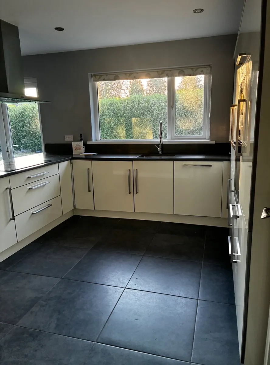 Kitchen - Image 2