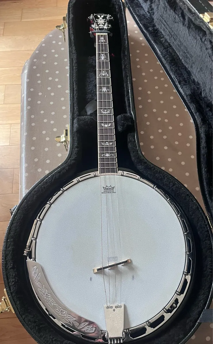 Koda Tenor Banjo w/ Gold Tone Pickup - Image 1