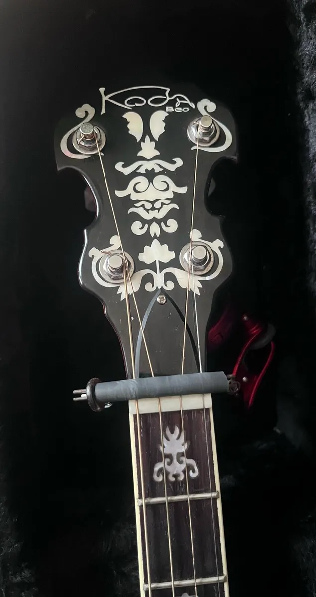 Koda Tenor Banjo w/ Gold Tone Pickup - Image 4