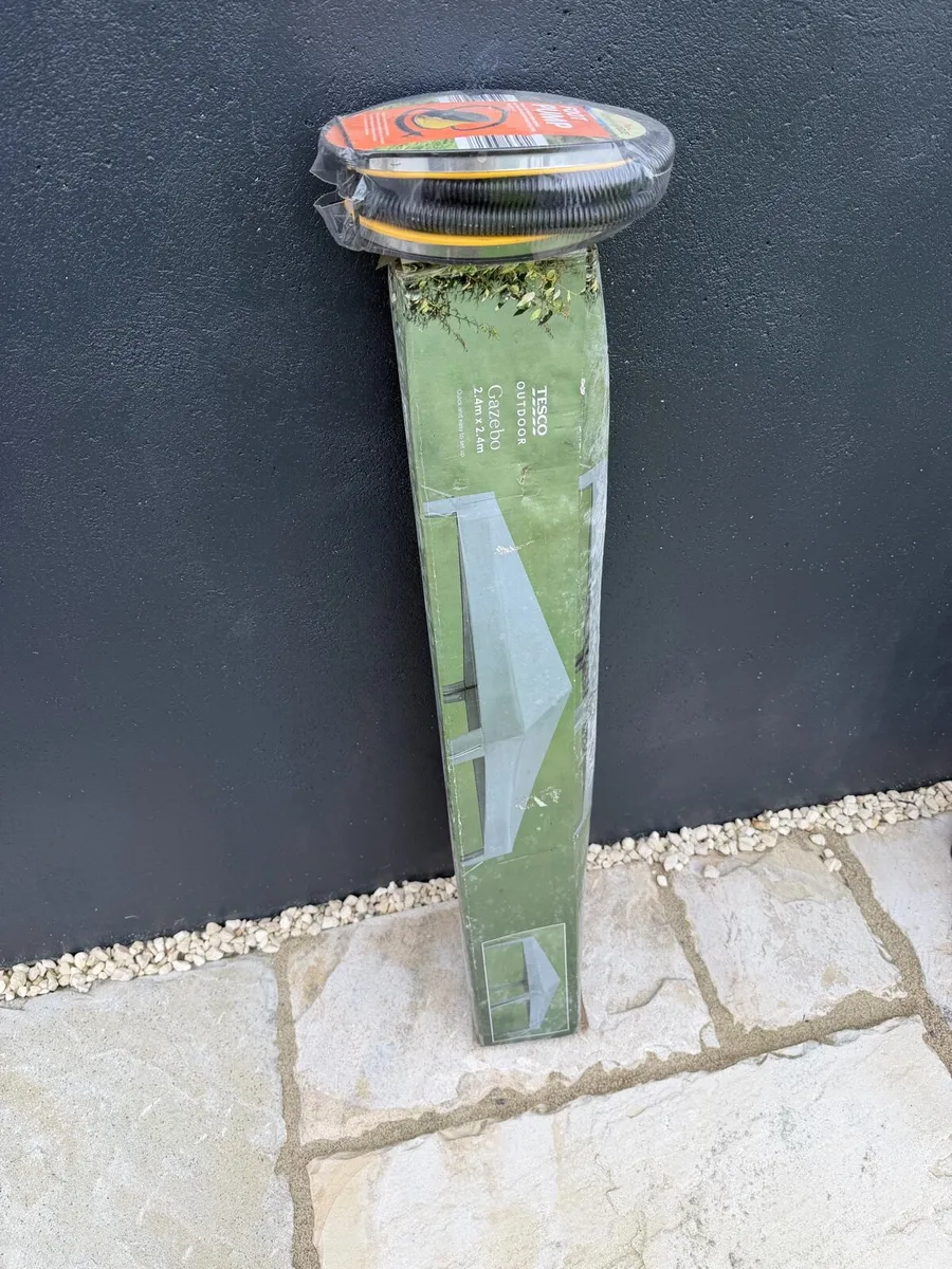 Gazebo&foot pump - Image 1