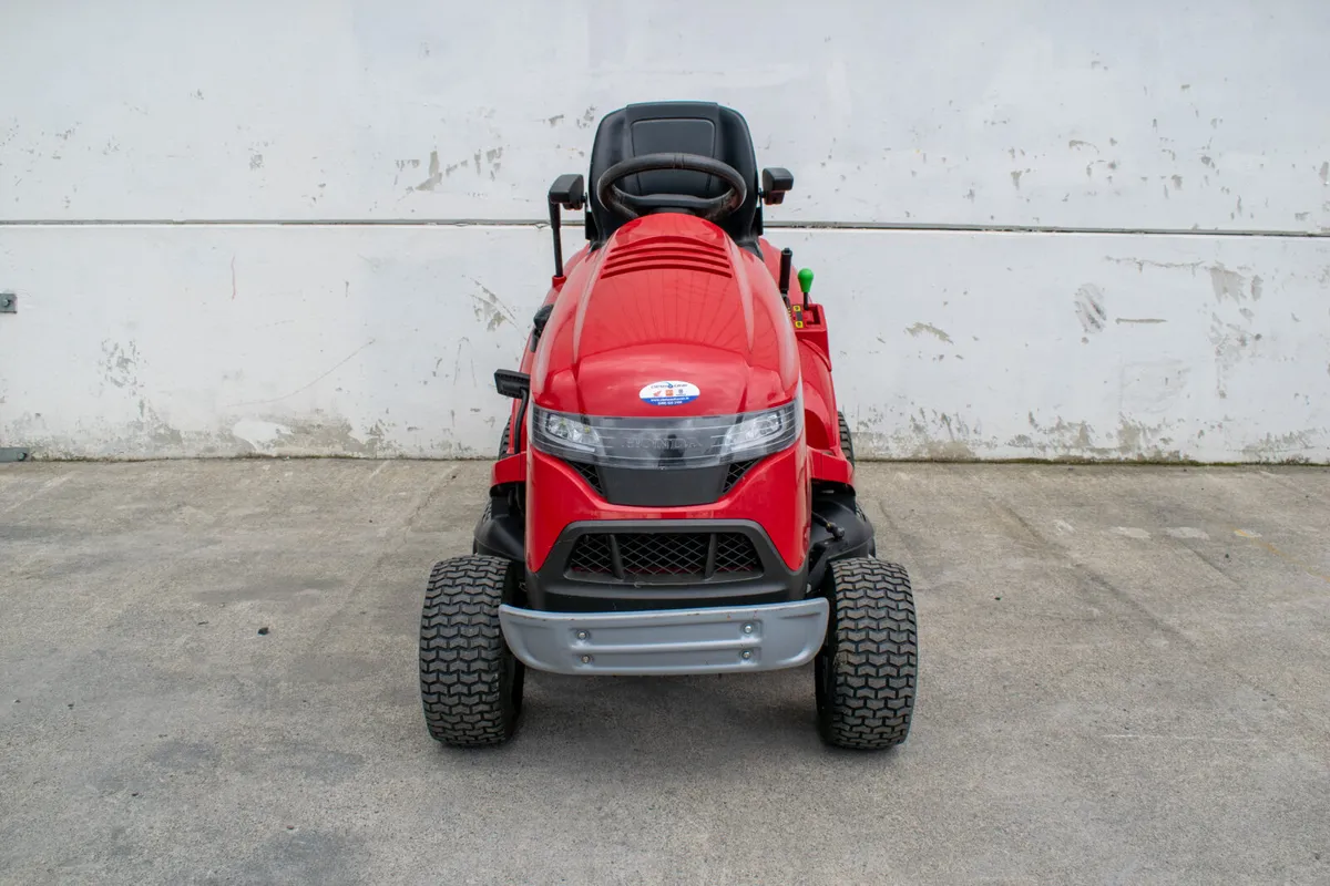 2022 Honda HF2417 Lawnmower - Image 3