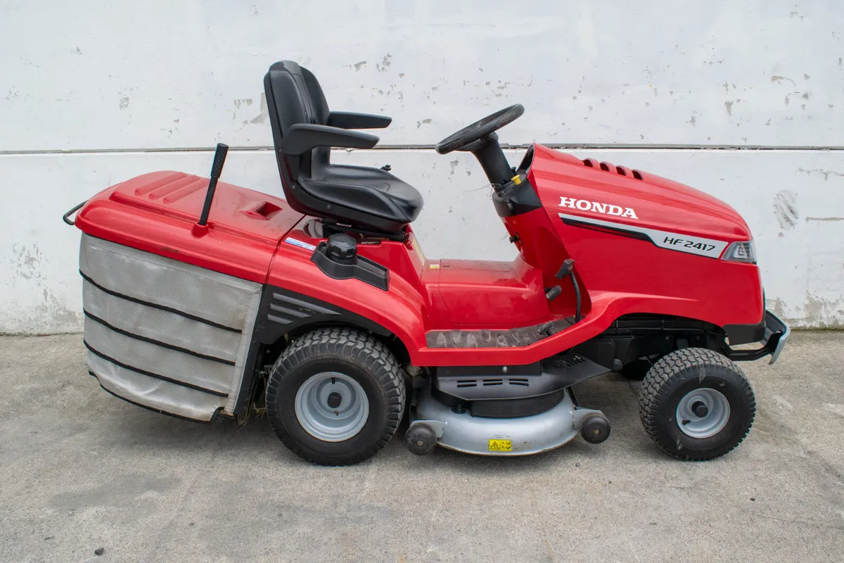 2022 Honda HF2417 Lawnmower - Image 4