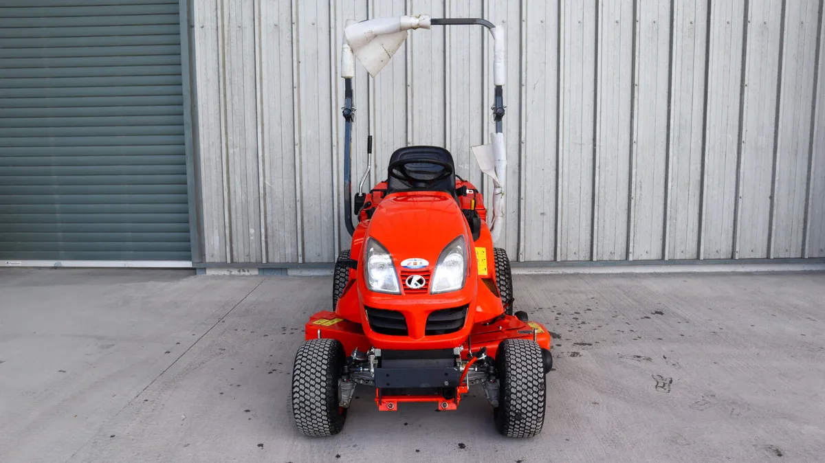 2025 Kubota GR2120 Lawnmower - Image 3