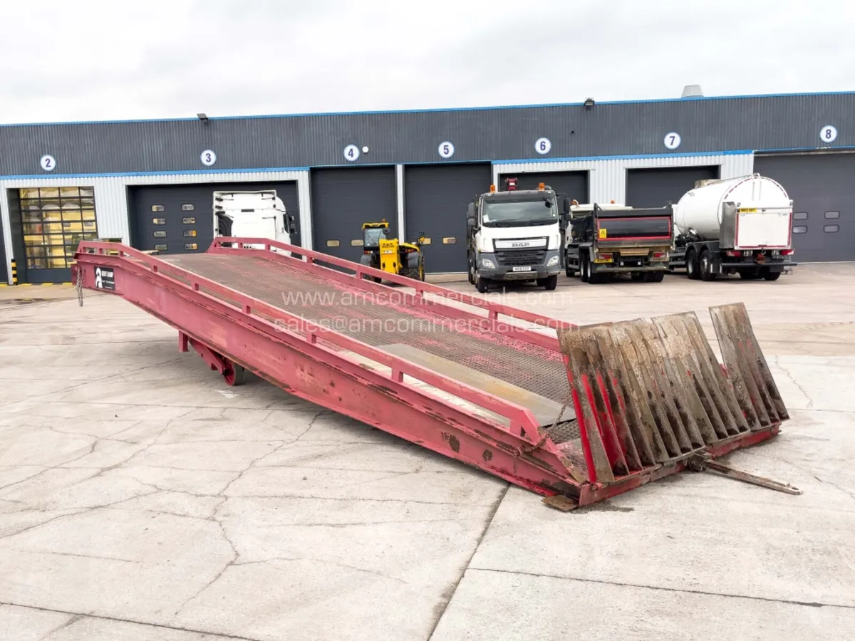 2003 THORS WORLD 10T FOLDING MOBILE YARD RAMP - Image 3