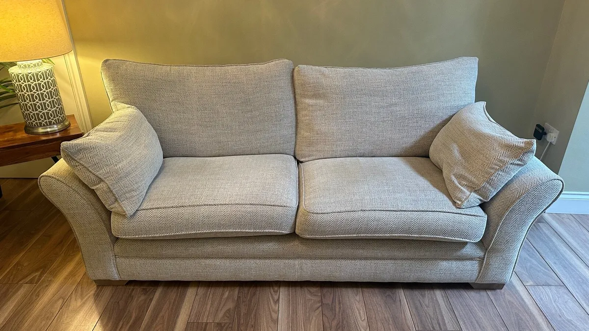 Caseys sofas - Image 3