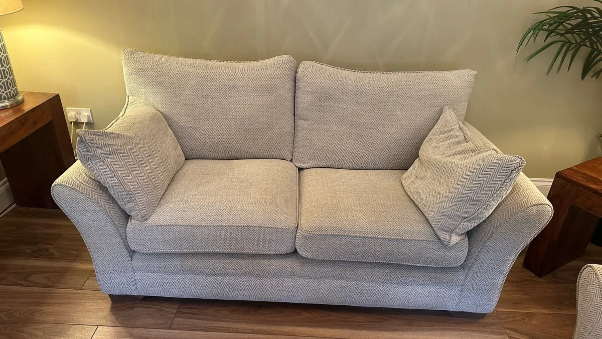 Caseys sofas - Image 4