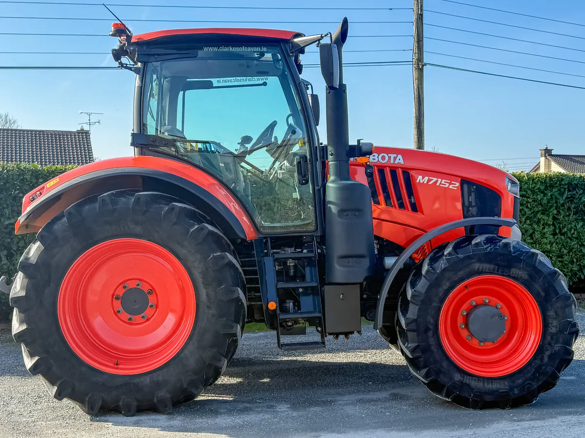 Kubota M7-152 - Mint Condition - Image 2