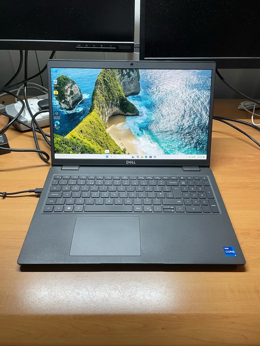 Dell Laptop i7 processor windows 11 pro - Image 1