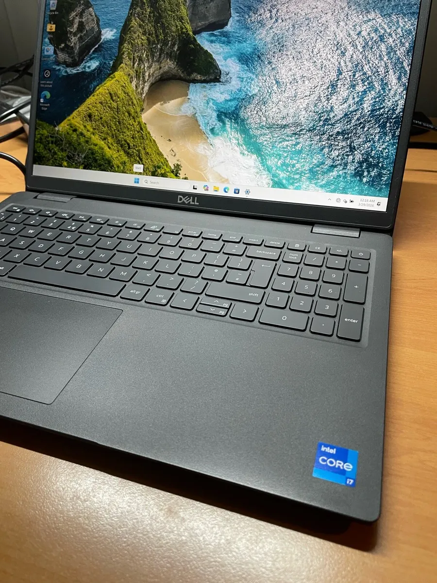 Dell Laptop i7 processor windows 11 pro - Image 2