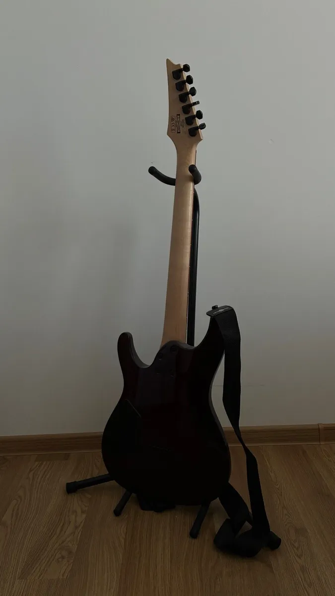 Ibanez S-Series + Amp - Image 3