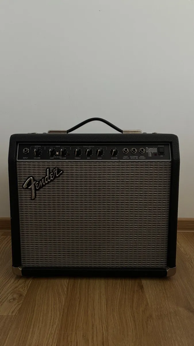 Ibanez S-Series + Amp - Image 4