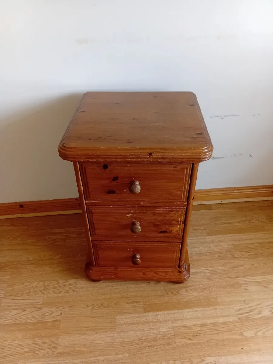 Bedroom furniture - Image 4