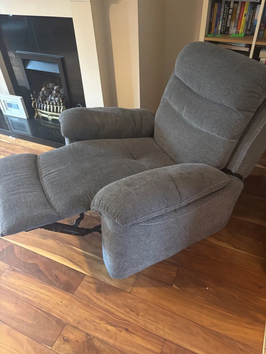 recliner armchair - Image 1