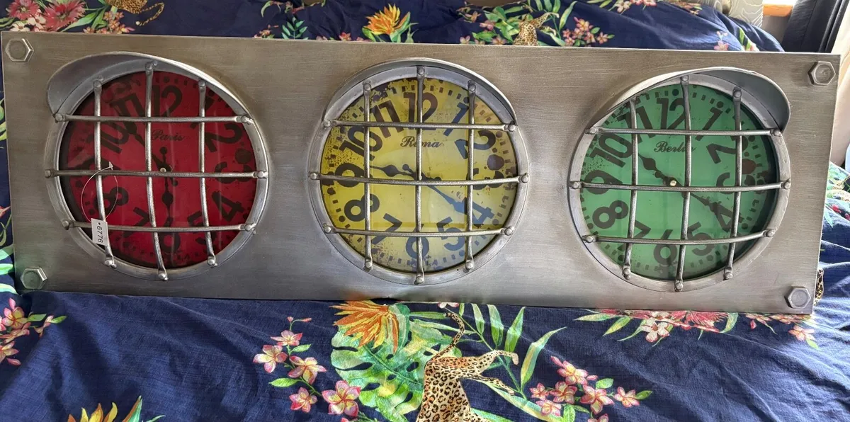 Clock - Image 2