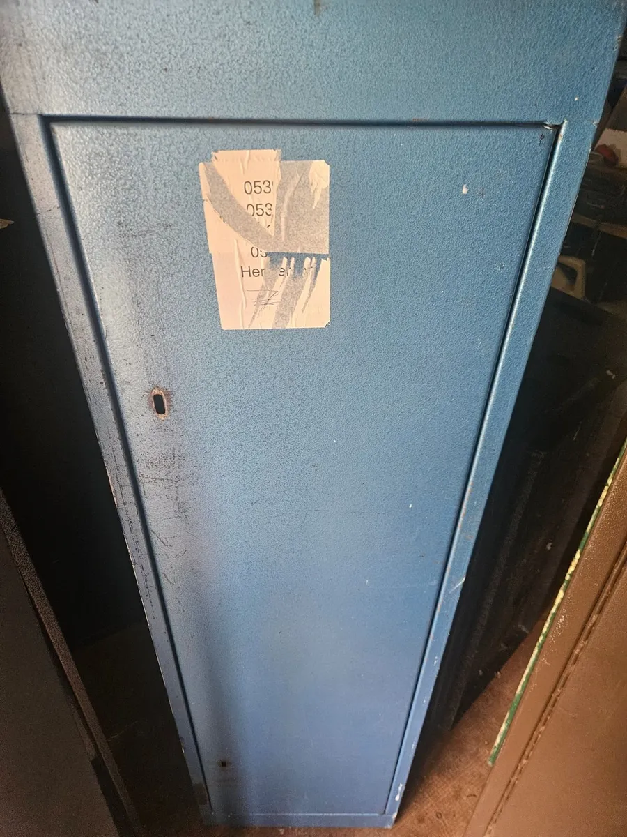 Gun cabinet - Image 3