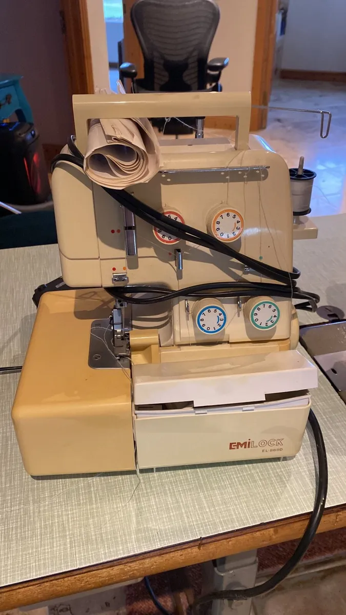 Sewing machine - Image 1