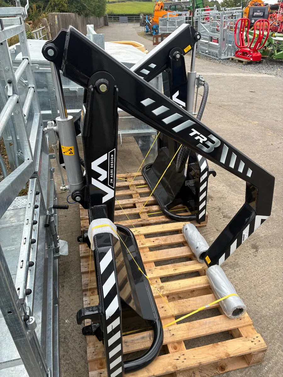 JM Agri TR3 Bale Handlers - Image 2