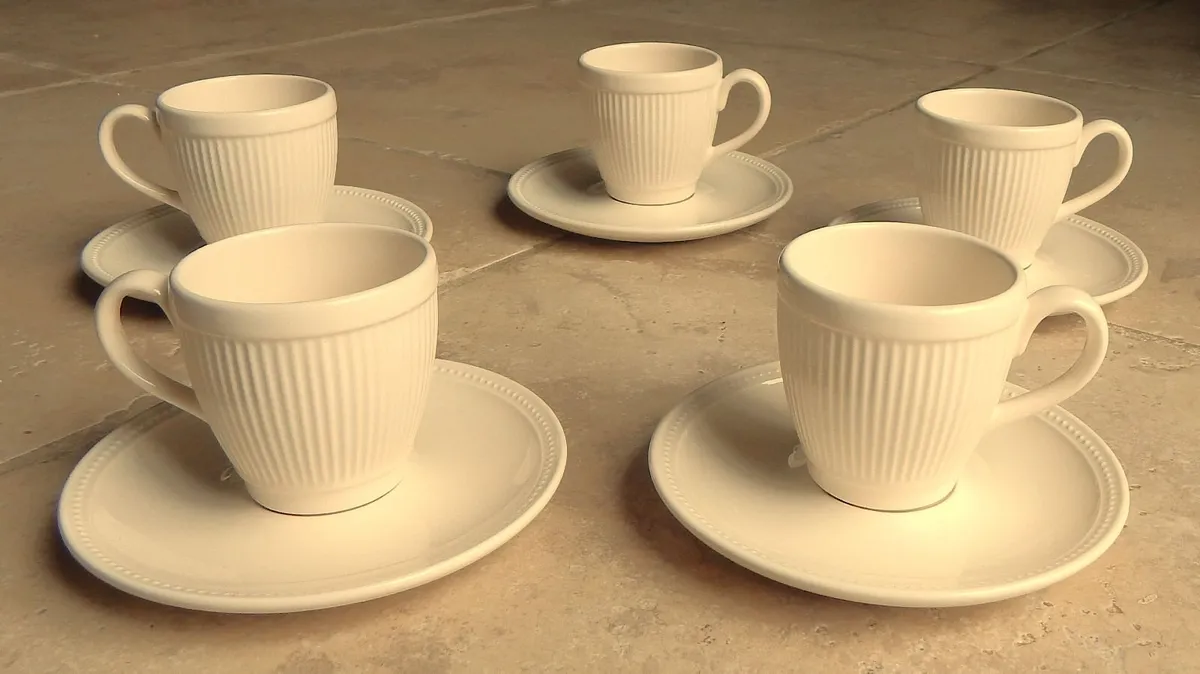 Vintage Wedgwood Windsor Design Coffee Set - Image 2