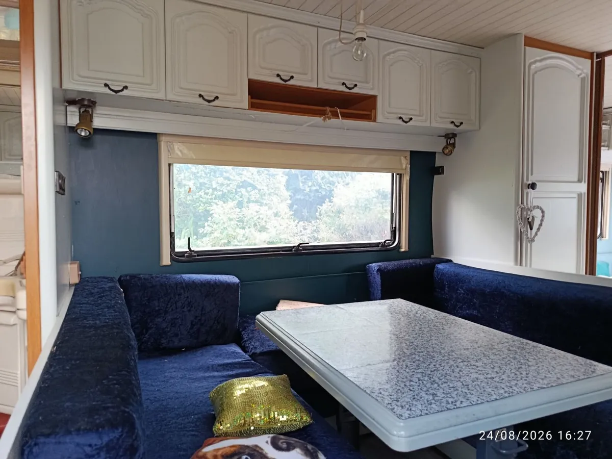 Caravan - Image 3