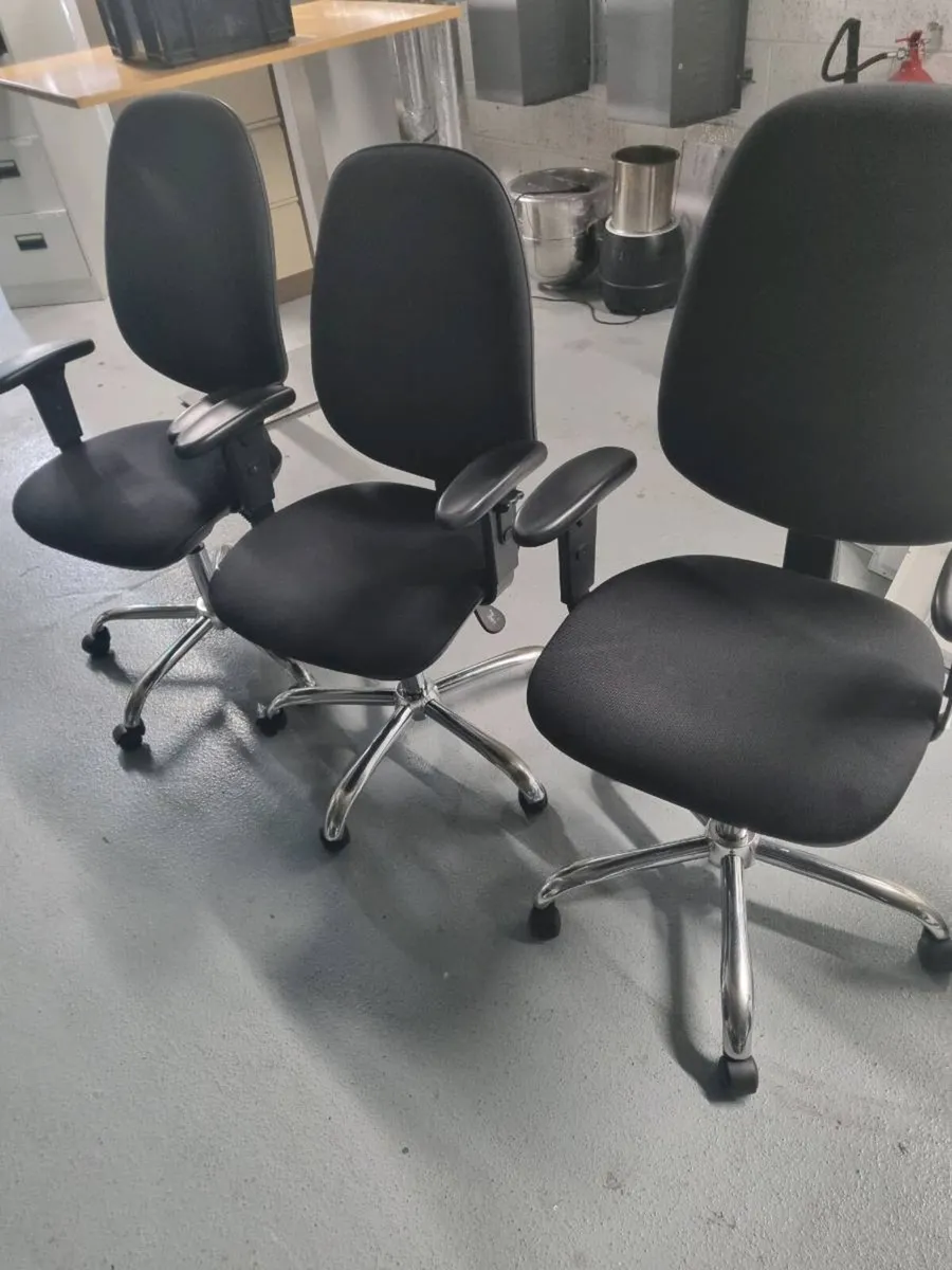 Office chairs x 4 - Image 2