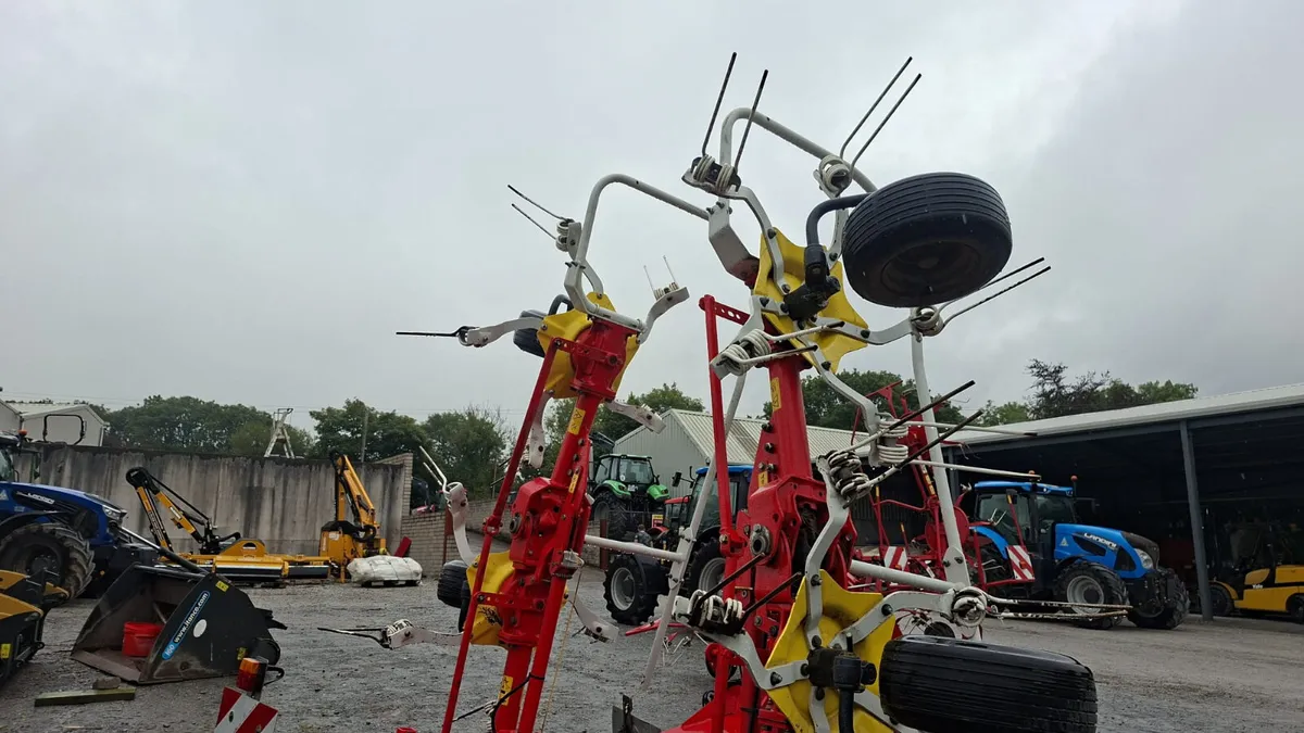 Pottinger 661 6 rotor tedder - Image 3