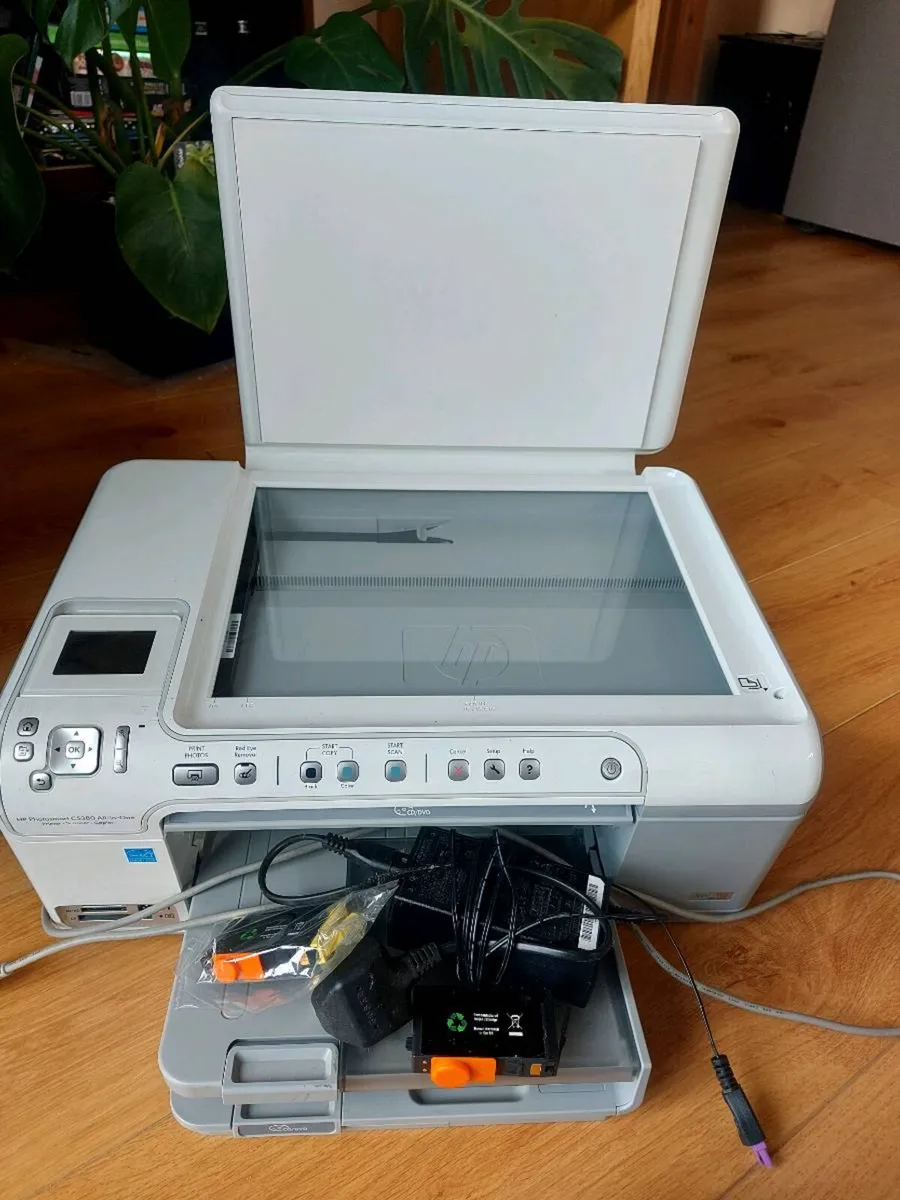Hp printer and scanner - Image 3