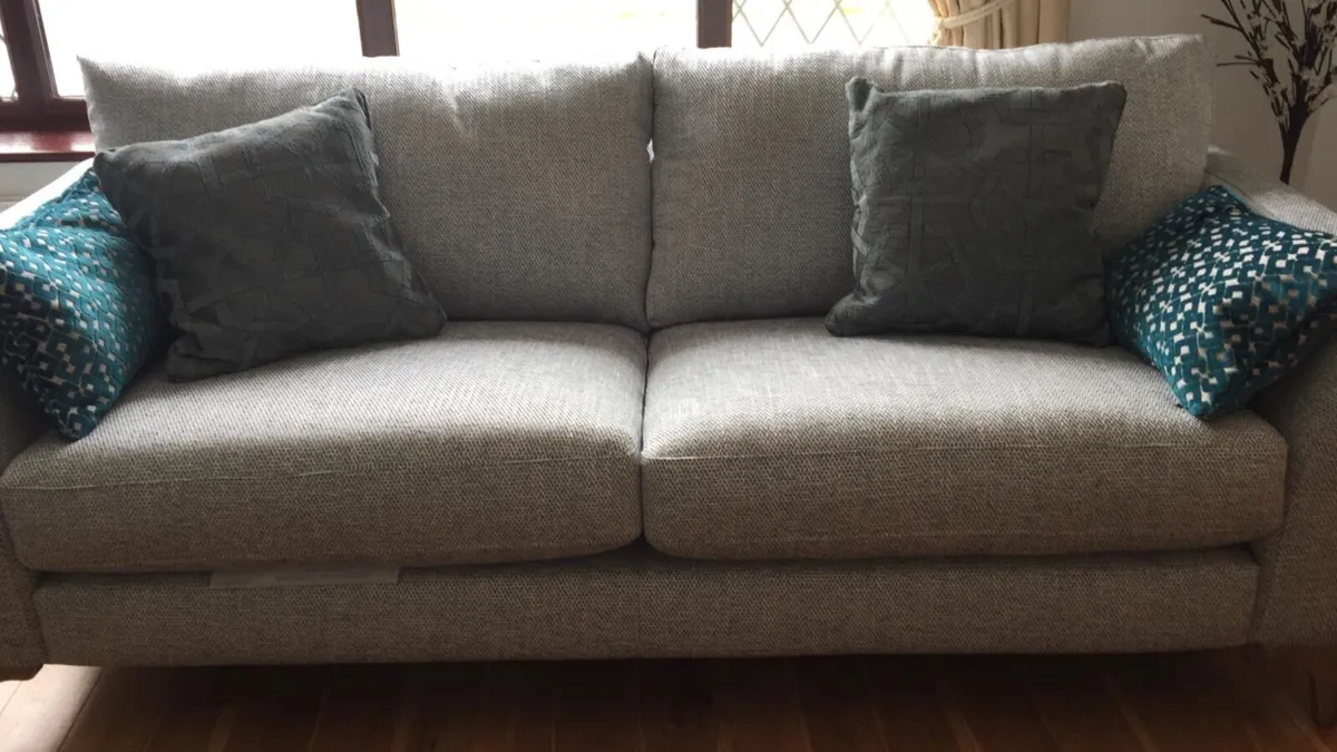 Couch 3+1 - Image 1