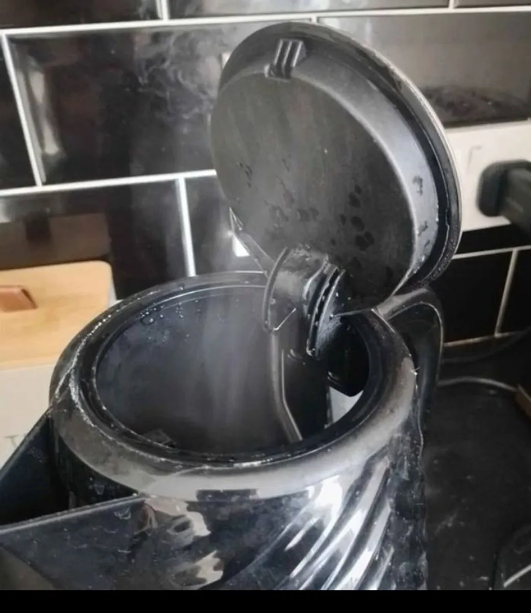 Russell Hobbs kettle - Image 1