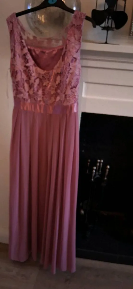 Ladies dresses - Image 1