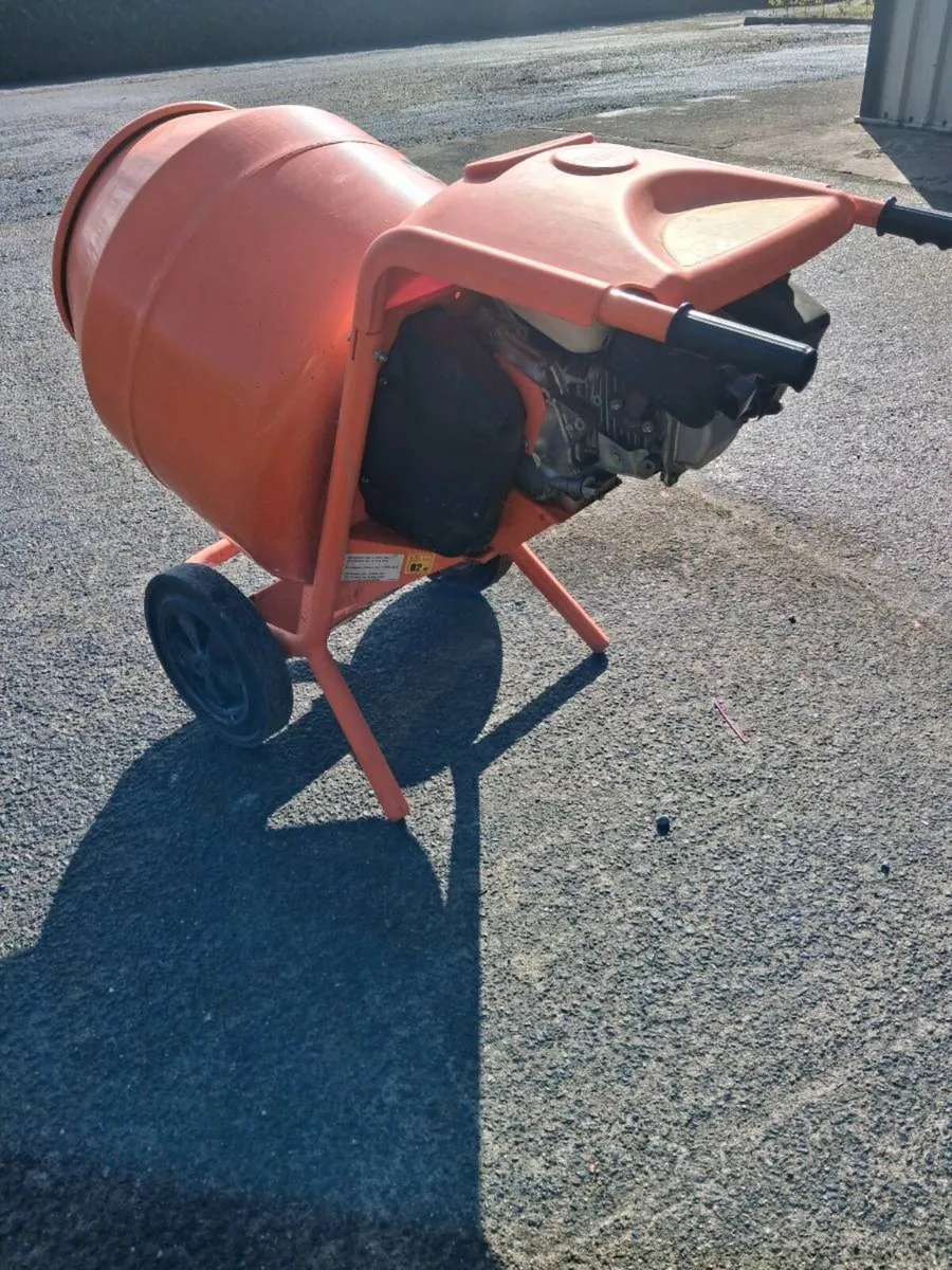 Altrad Belle petrol Mixer. - Image 3