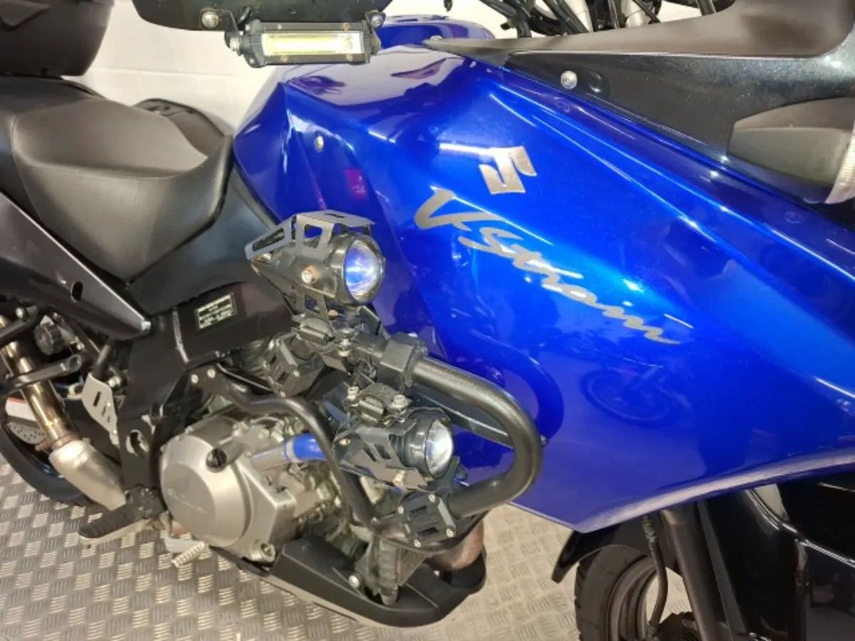 Suzuki DL1000 2002 - Image 3