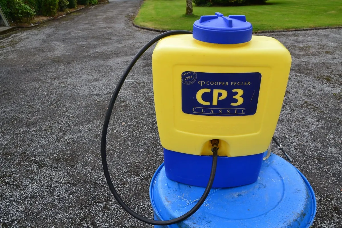 CP3 knapsack sprayer - Image 1