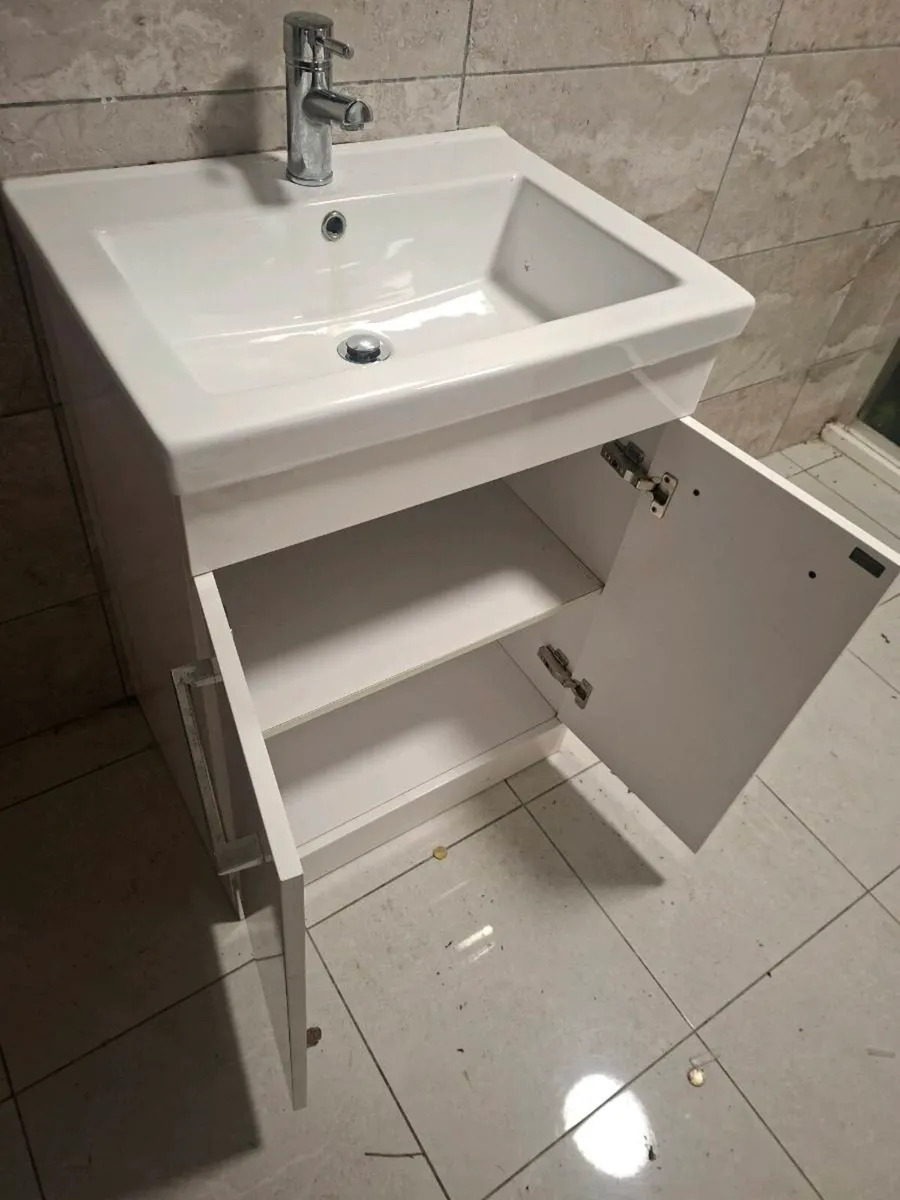 Toilet & sink cabinet &electric mirror - Image 1