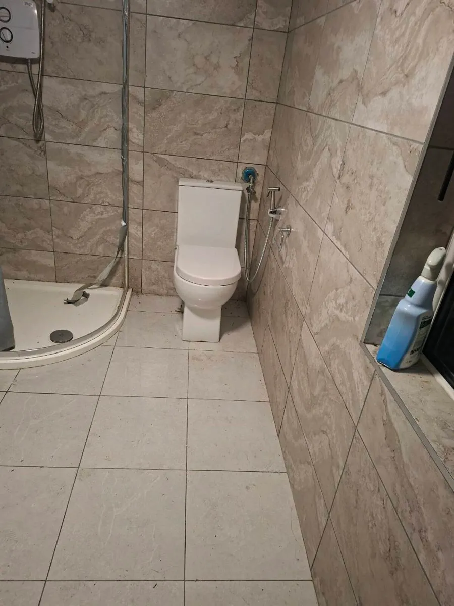 Toilet & sink cabinet &electric mirror - Image 3