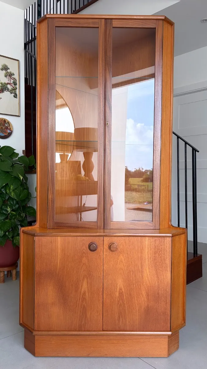 Mid Century Modern Turnidge of London Corner Unit - Image 3