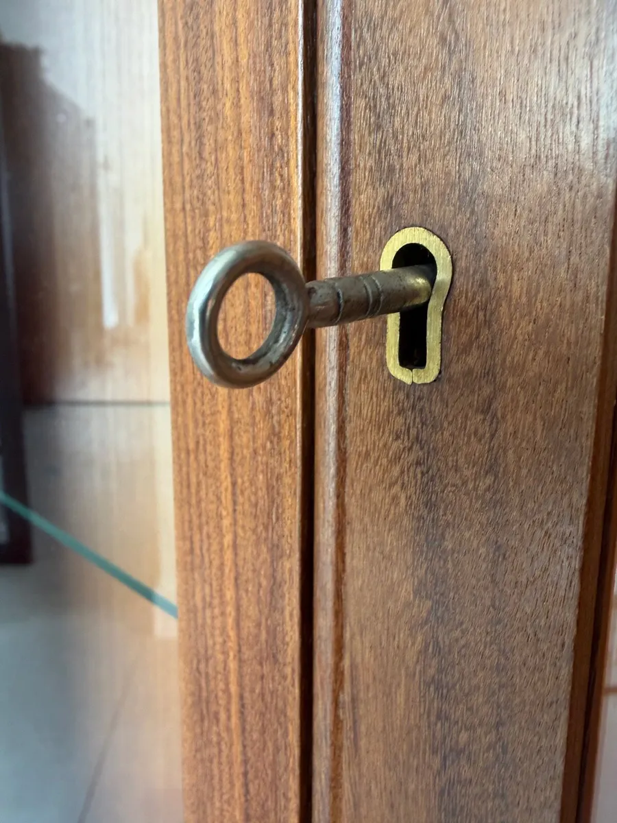 Mid Century Modern Turnidge of London Corner Unit - Image 4