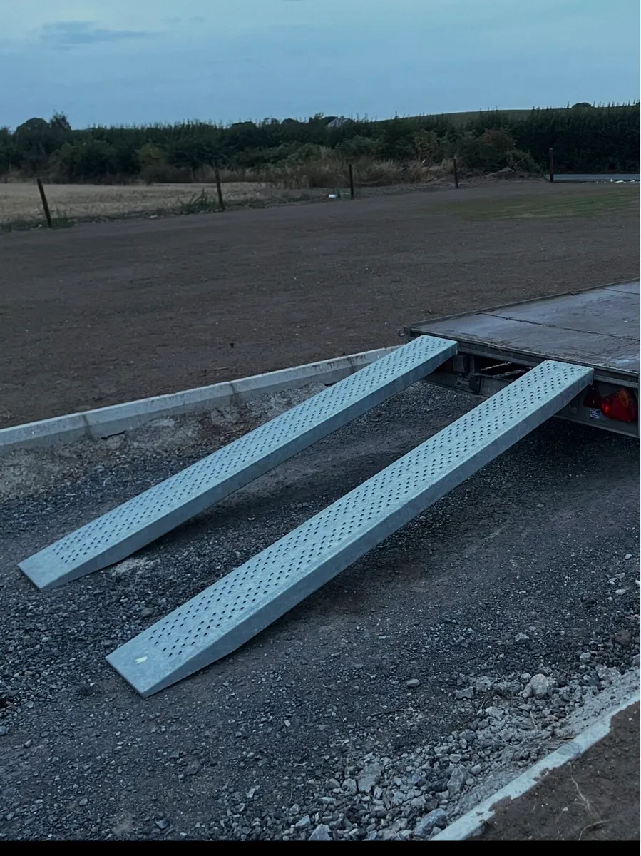 Brand New Unused 8 foot Ifor Williams Ramps