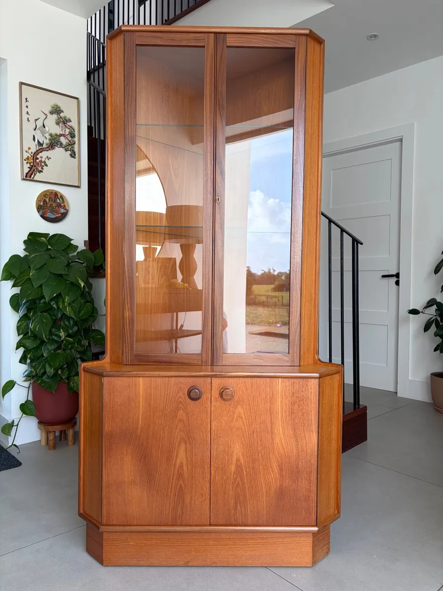 Mid Century Modern Turnidge of London Corner Unit - Image 1