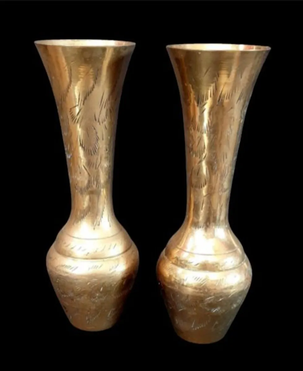 Pristine Pair of Vintage Etched Brass Vases - Image 4