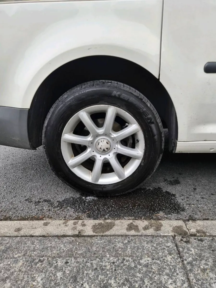 VW CADDY 15" ALLOYS WITH NEW TRYES - Image 1