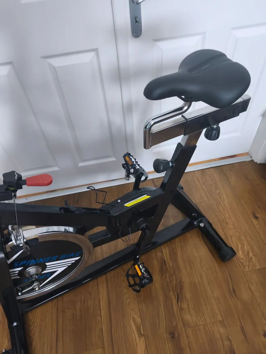 Exercise spin bike - Image 2