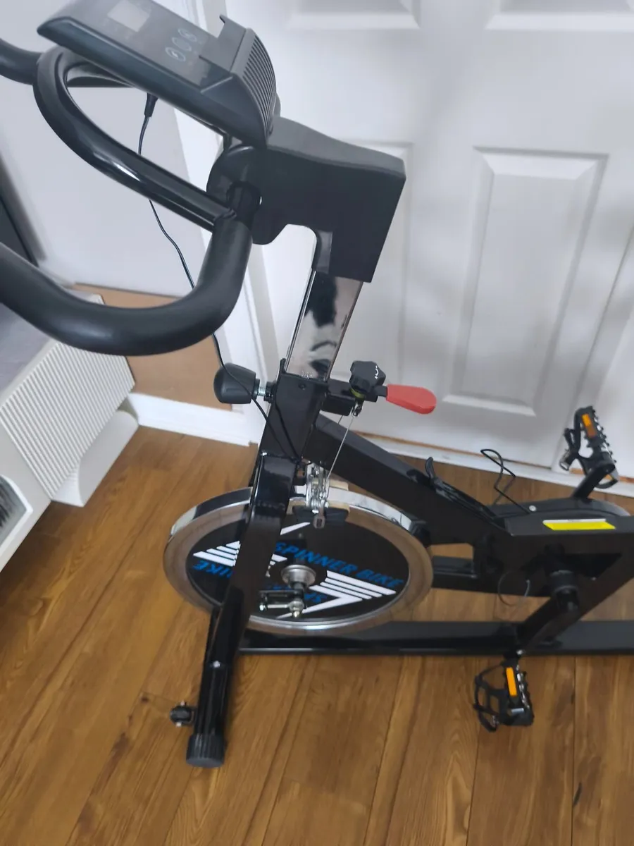 Exercise spin bike - Image 3