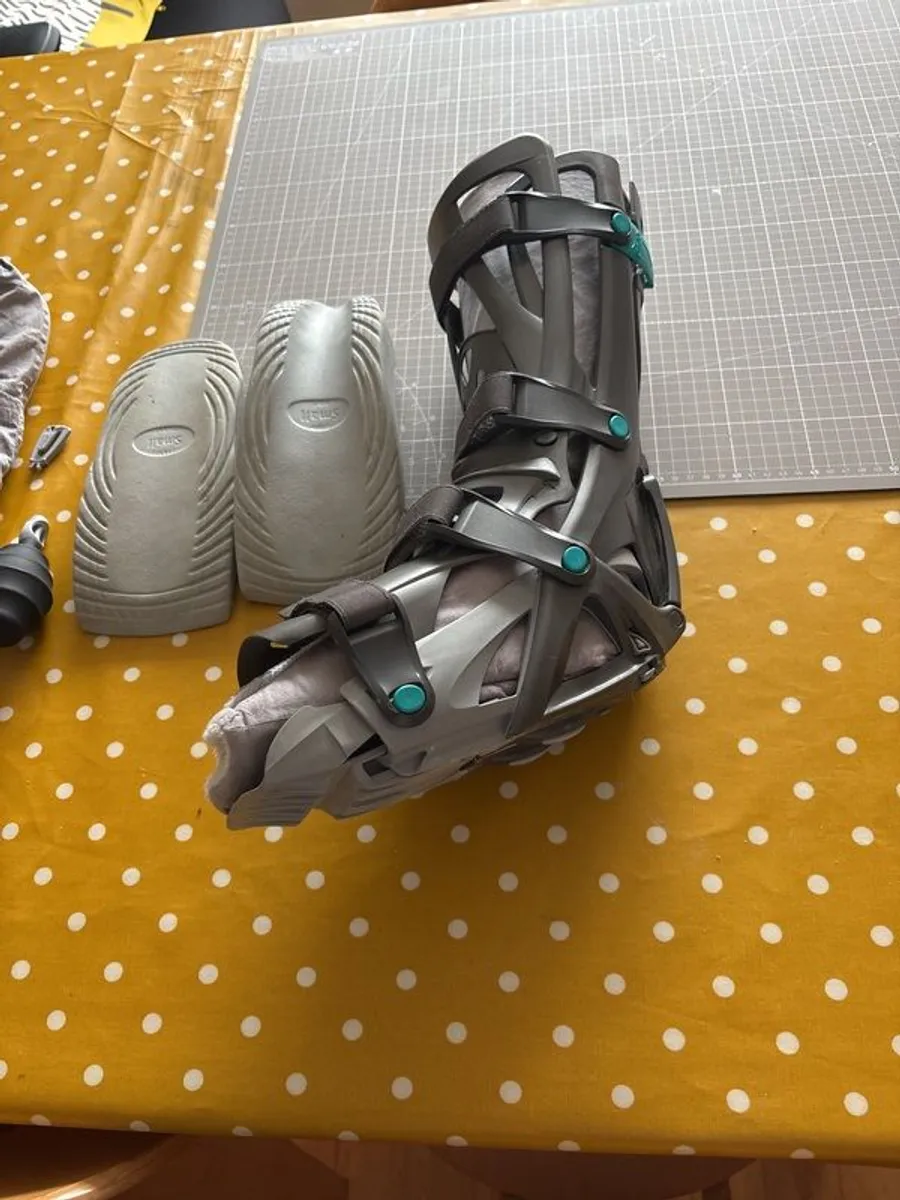 Vacoped boot - Image 1