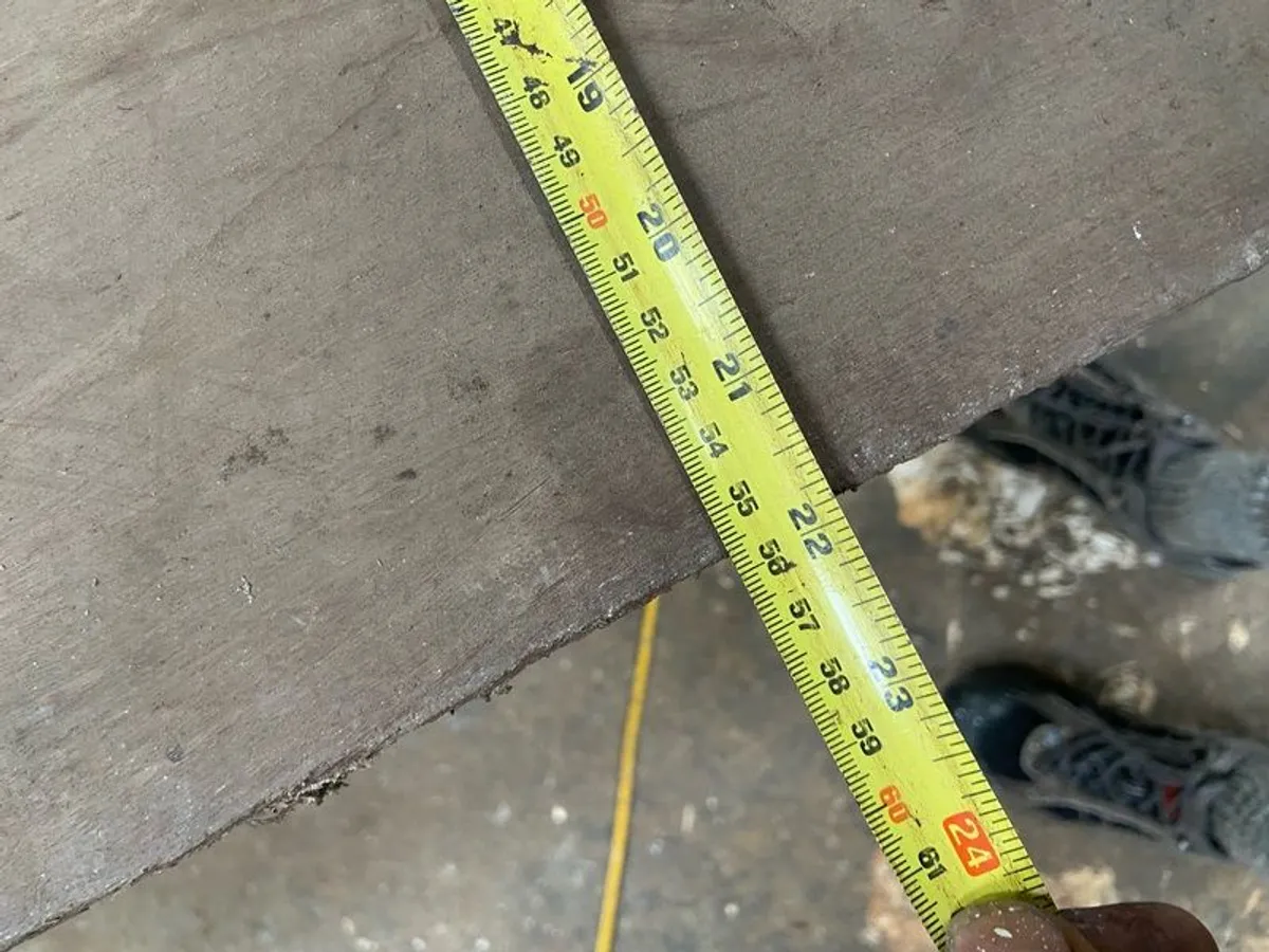 Perfect grain length of okd growth Cuban mahogany - Image 2