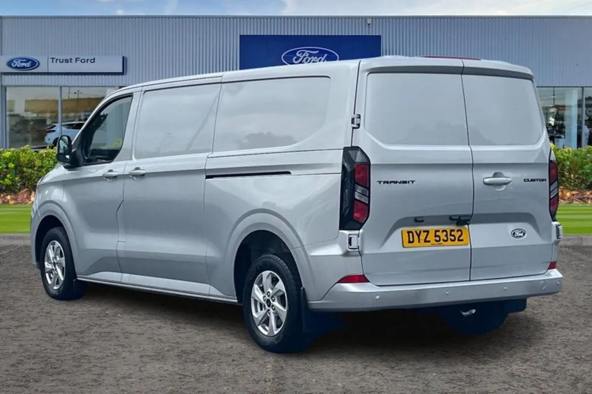 Ford Transit Custom 320 Limited AUTO L2 LWB FWD 2. - Image 2
