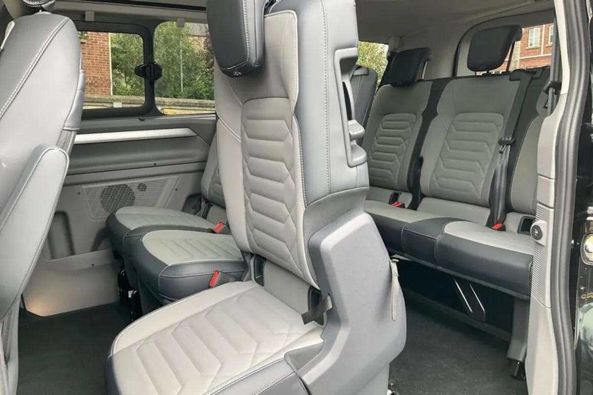 Volkswagen Transporter Shuttle 2.0 TDI Style Minib - Image 4