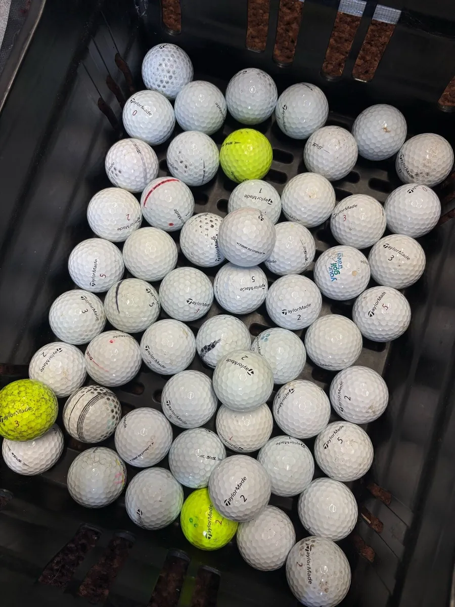 40 Taylormade (Tp5/Tour) Golf Balls